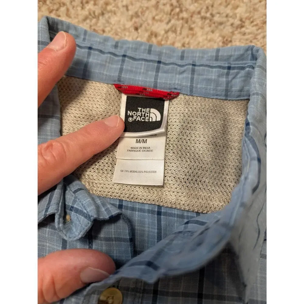 THE NORTH FACE men's Short sleeve, button down shirt, size Medium, Blue Plaid